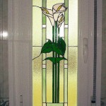 vidriera Tiffany encastrada en el interior de un climalit
