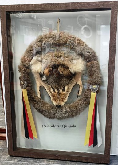 Indios Hurones. Acervo cultural enmarcado. Patrimonio cultural de los indios Hurones de Canadá, tambien llamados tribu Wendat, pertenecientes a las Six Nations,