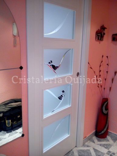 Cristales fundidos y resina sobre mate