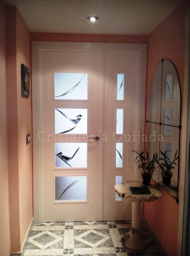 Entrada luminosa de cristales fusing sobre mate