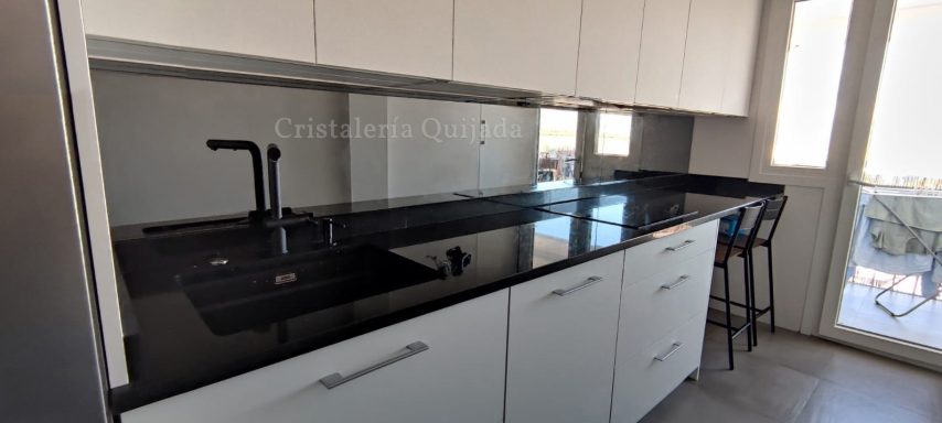 Vidrio en cocina, fácil limpieza